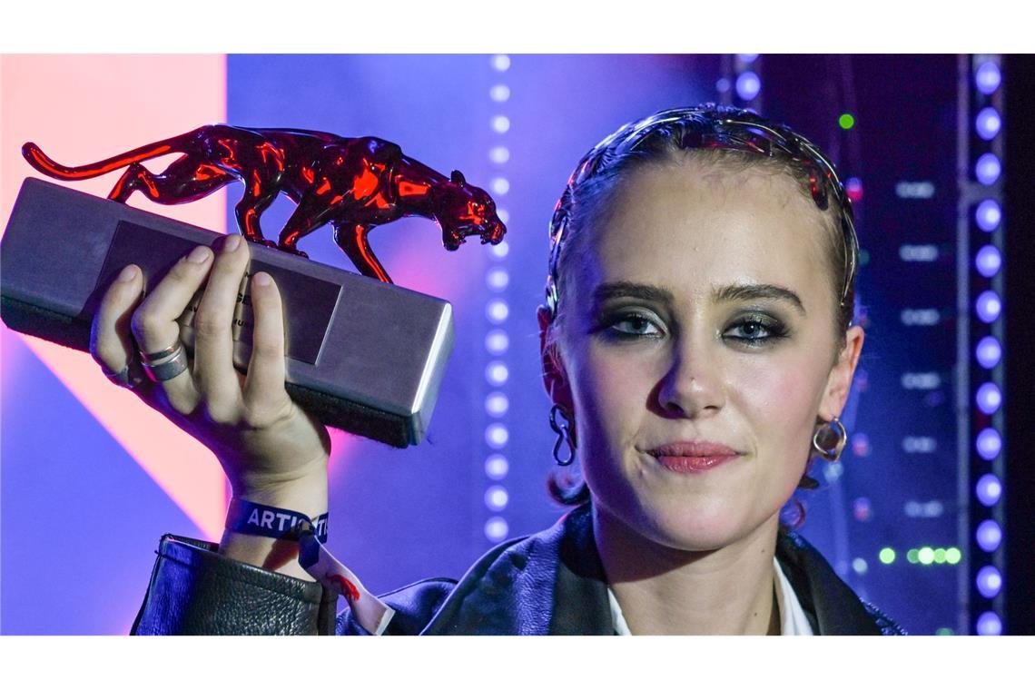 Bilder des Tages Newcomerin Paula Engels holt sich den New Faces Award Musik