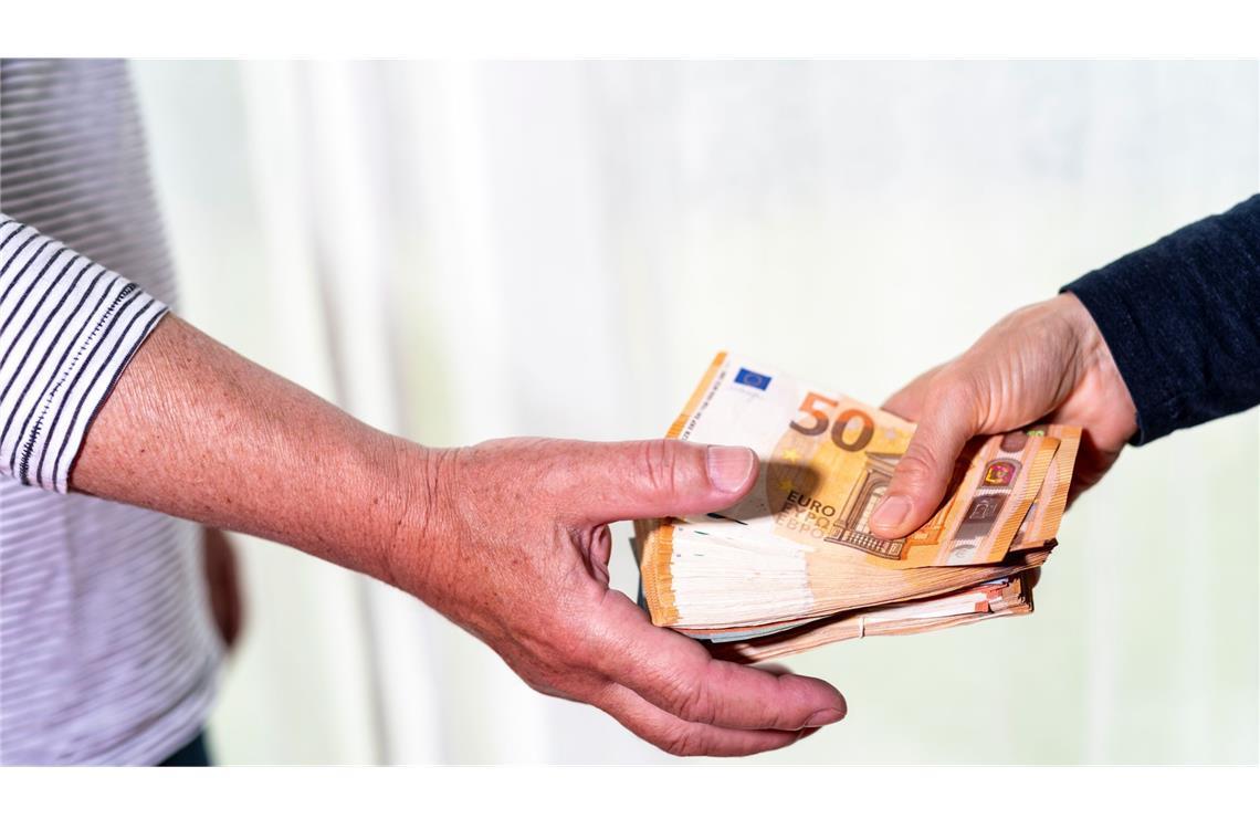 Banken sind bei Ratenkrediten strenger Nicht jeder kann sich Bares leihen, manch einer ist auch auf einen Ratenkredit angewiesen.