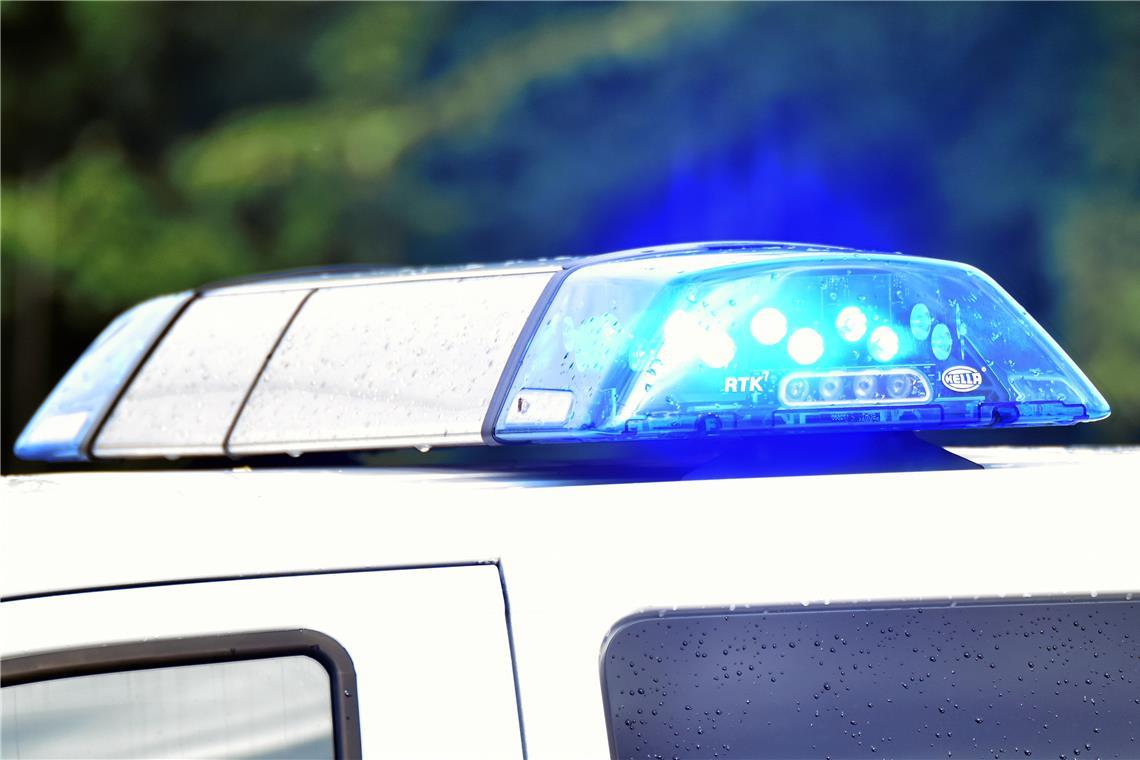 Motorradfahrer stürzt bei Überholmanöver bei Althütte Nicht nur der Motorradfahrer wollte laut Polizei überholen, sondern auch ein Autofahrer. Symbolfoto: Tobias Sellmaier