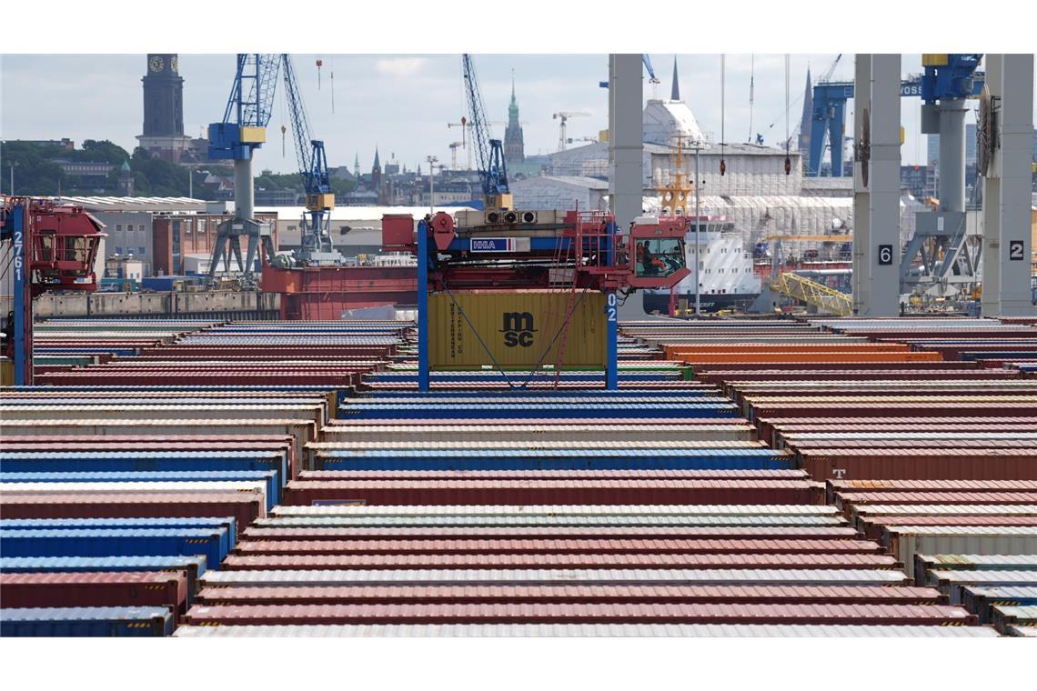 Trump-Zölle drücken deutschen Exportüberschuss auf Tiefstand Nicht nur die Geschäfte mit den USA laufen für deutsche Firmen schlechter. (Archivbild)