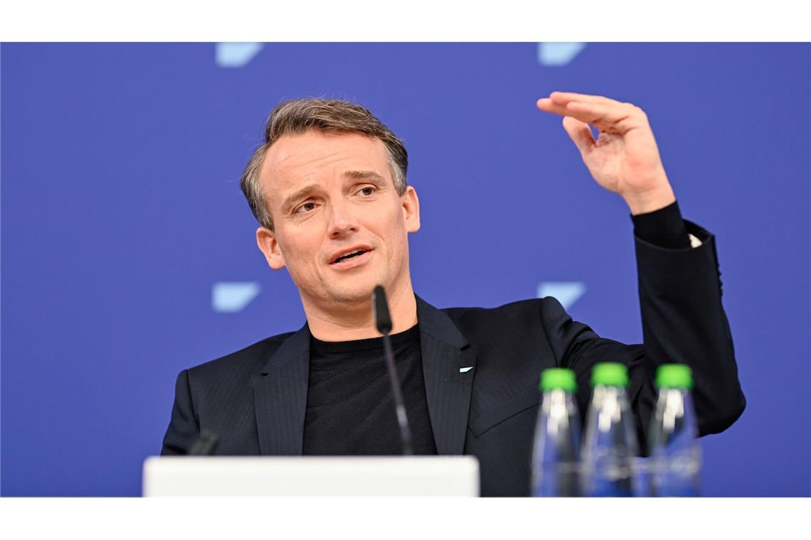 SAP-Chef Klein verdient fast 19 Millionen Euro Nicht nur die SAP-Aktie ist im Höhenflug - sondern auch die Manager-Gehälter des Konzerns. Im Bild: SAP-Chef Klein. (Archivbild)