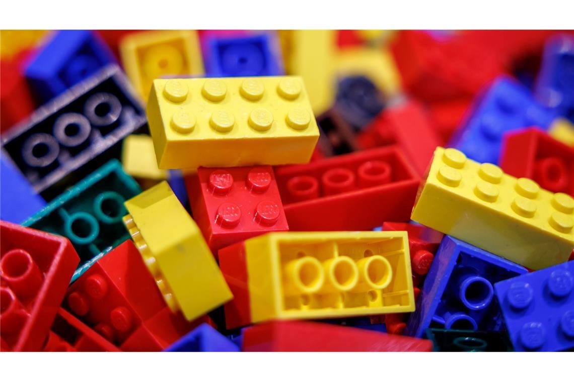 Nicht nur Kinder spielen mit Lego.