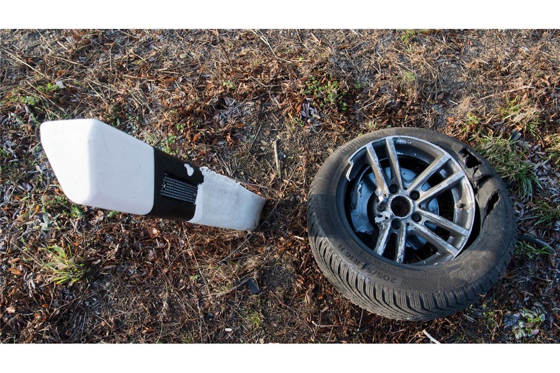 Autofahrer im Vollrausch nur noch auf Felge unterwegs Nicht so genau mit der Verkehrssicherheit hat es ein 70-Jähriger auf der Schwäbischen Alb genommen (Symbolbild).