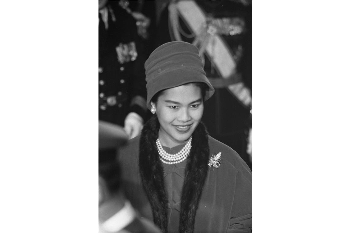 Thailand trauert um ehemalige Königin Nicht umsonst gilt die zarte Thailänderin als „Jackie Kennedy Asiens“.