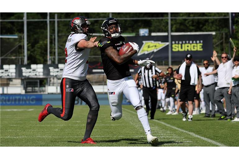 Nicht zu stoppen: Surge-Neuzugang Mike Harley (re.) auf dem Weg zu einem seiner beiden Touchdowns.