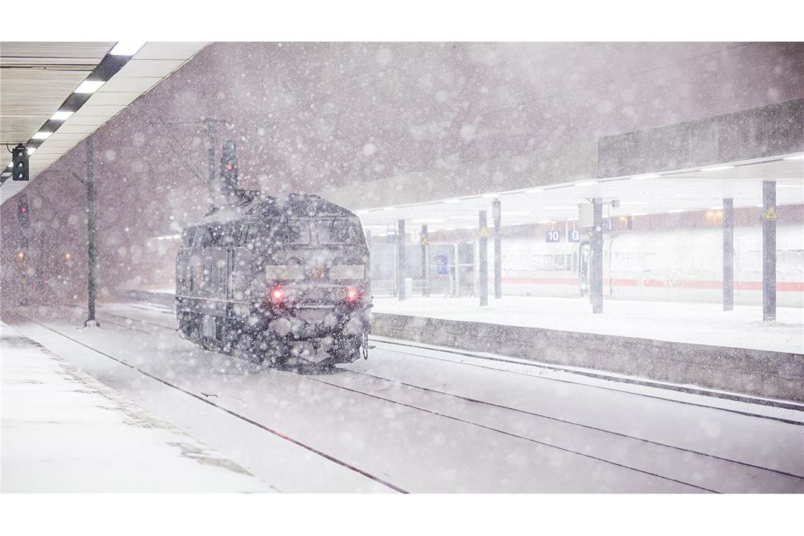 Nichts geht mehr im Großraum Hannover: Der Zugverkehr musste eingestellt werden.