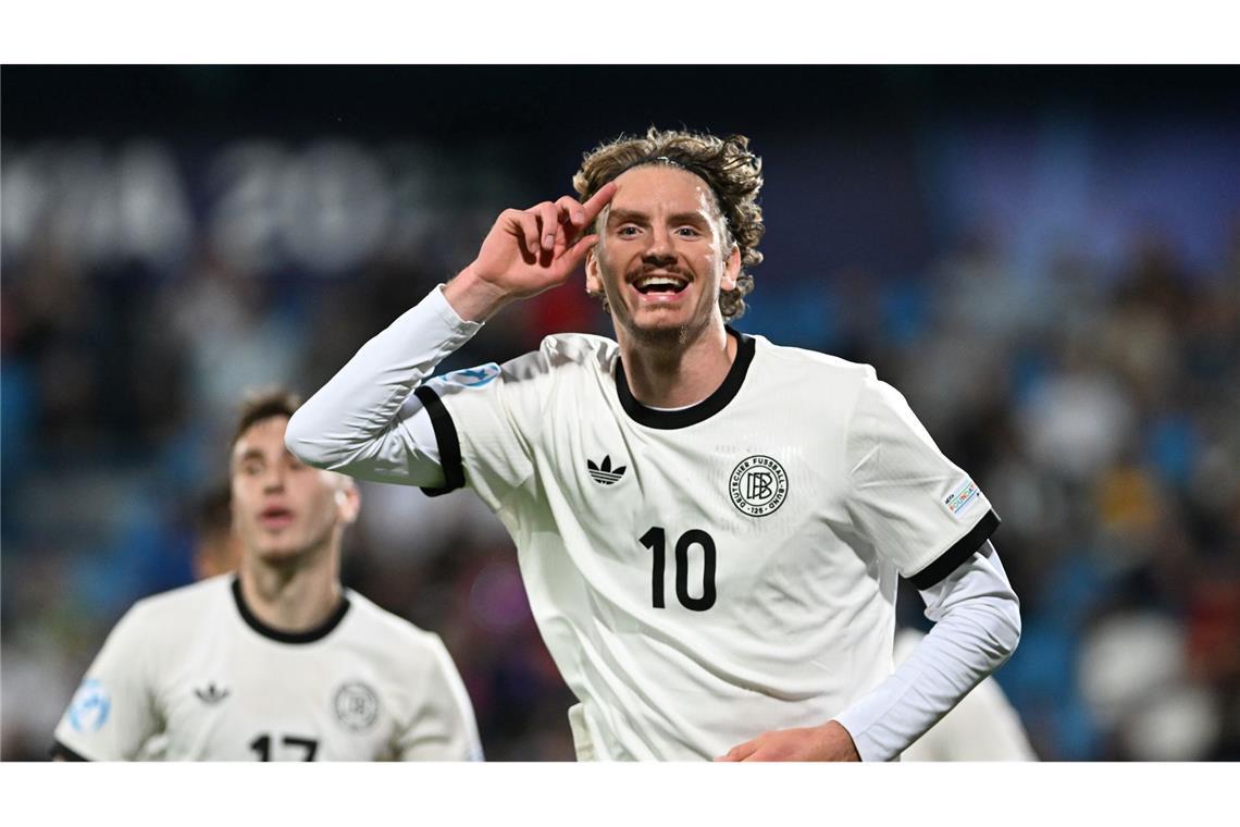 Bilder des Tages Nick Woltemade aus Deutschland jubelt über ein Tor bei der Vorrunde zur U21-EM.