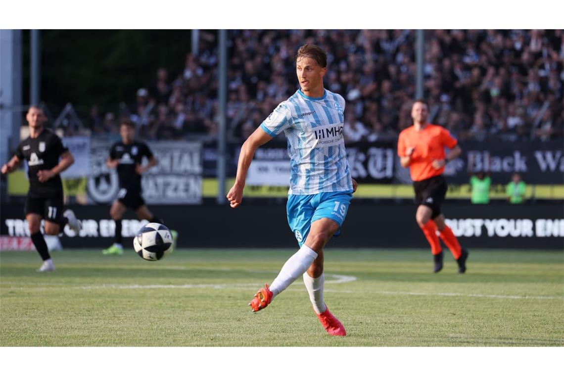 Nico Fundel und die&nbsp; Kickers-Abwehr mussten in Mannheim zwei Gegentore hinnehmen.