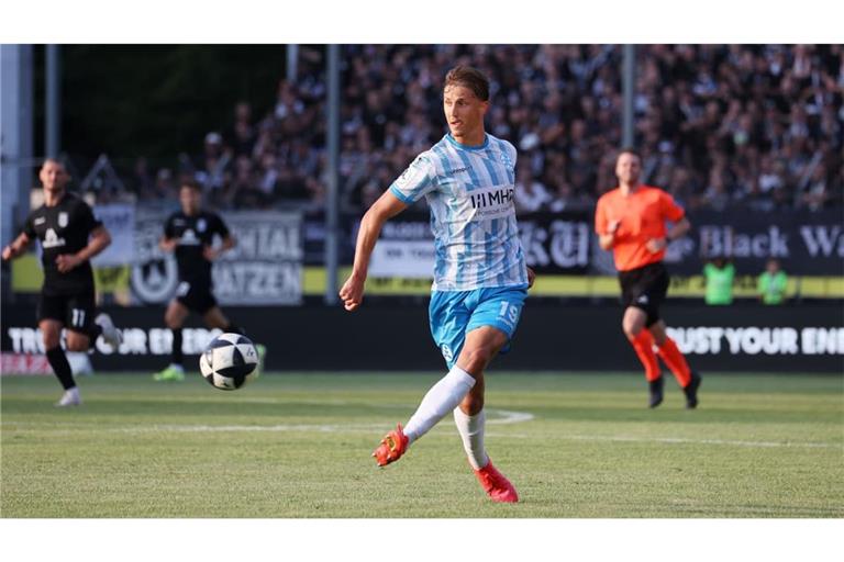 Nico Fundel und die&nbsp; Kickers-Abwehr mussten in Mannheim zwei Gegentore hinnehmen.