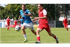 Nico Molinari (re.) spielt ab Sommer für die Stuttgarter Kickers.       


Foto: Pressefoto Baumann/Alexander Kep 