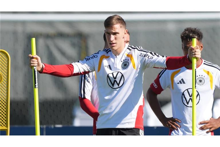 Nico Schlotterbeck muss abwarten, was die Untersuchung bringt. Er hat sich im Training der Nationalmannschaft verletzt.