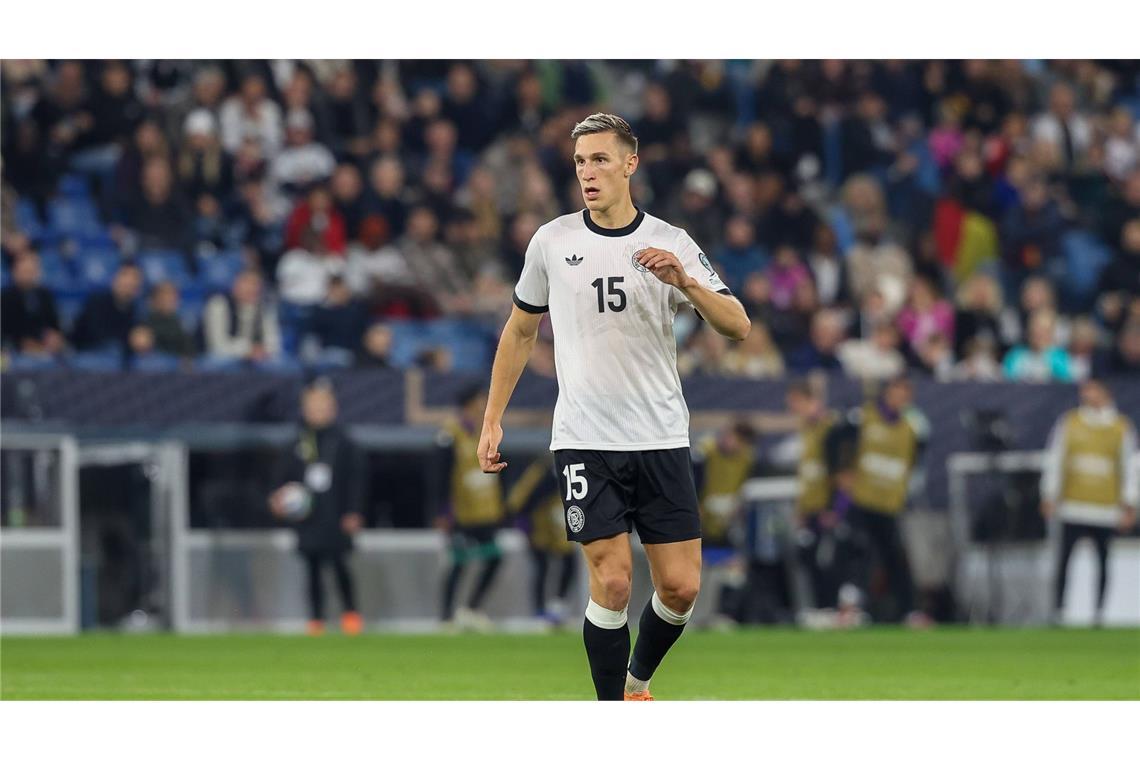 Gnabry und Kimmich überragen beim 4:0 gegen Luxemburg Nico Schlotterbeck (Note 3): Nach sechsmonatiger Verletzungspause kehrte der BVB-Abwehrchef wieder in die DFB-Startelf zurück – und war wie Nebenmann Tah kaum gefordert. Im Spielaufbau bis auf zwei Wackler am Anfang gewohnt solide. Wurde in der Halbzeit ausgewechselt.