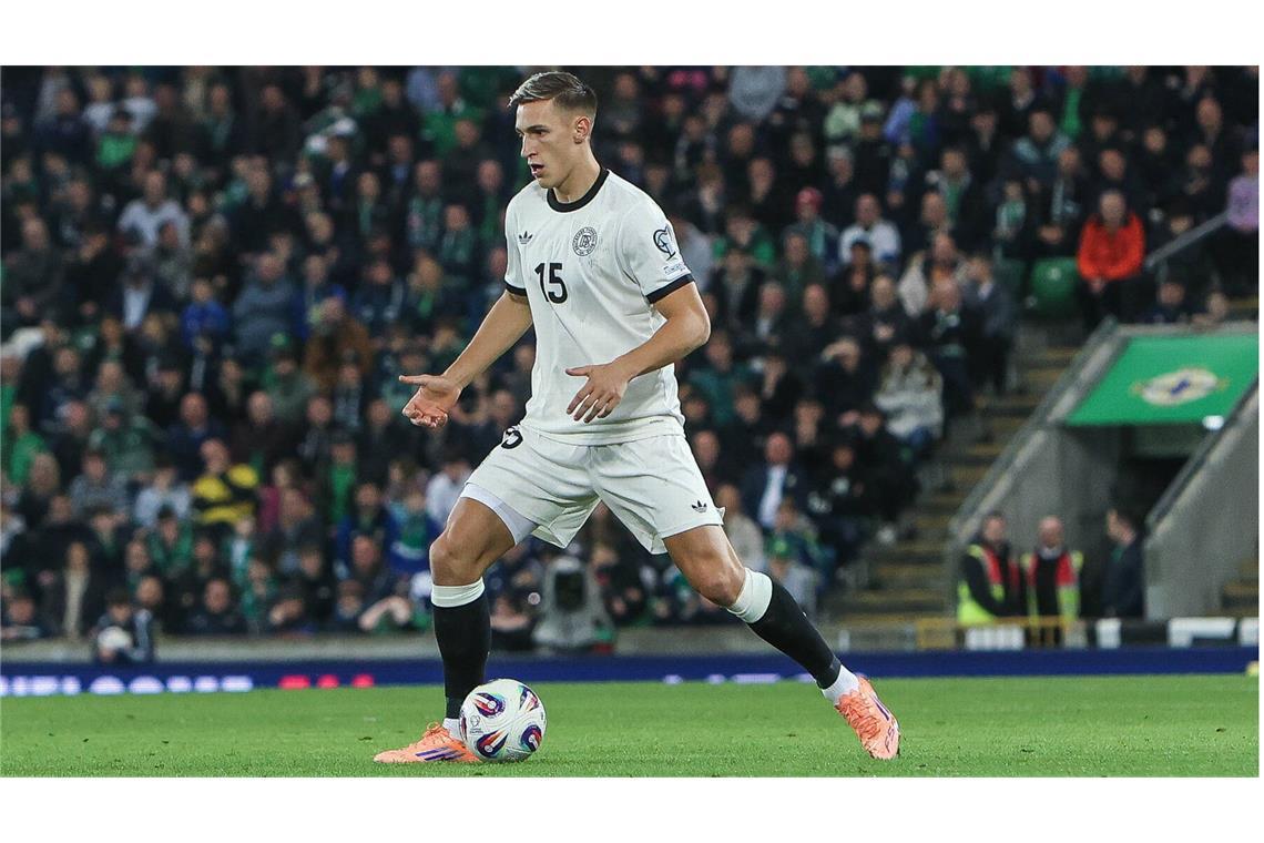 Nico Schlotterbeck (Note 3,5): Mit guten Pässen im Spielaufbau, aber auch mit dem Fehlpass vor dem 0:1 durch Dan Ndoye (17.). In seinem Kerngebiet verteidigte Nico Schlotterbeck aggressiv nach vorne. Dennoch schleichen sich bei dem Dortmunder immer wieder Nachlässigkeiten ein.