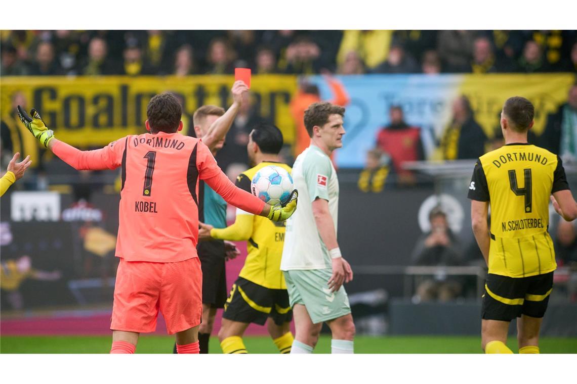 Weiterer BVB-Rückschlag - Tullberg bleibt trotzdem vorerst Nico Schlotterbeck sieht früh die Rote Karte.