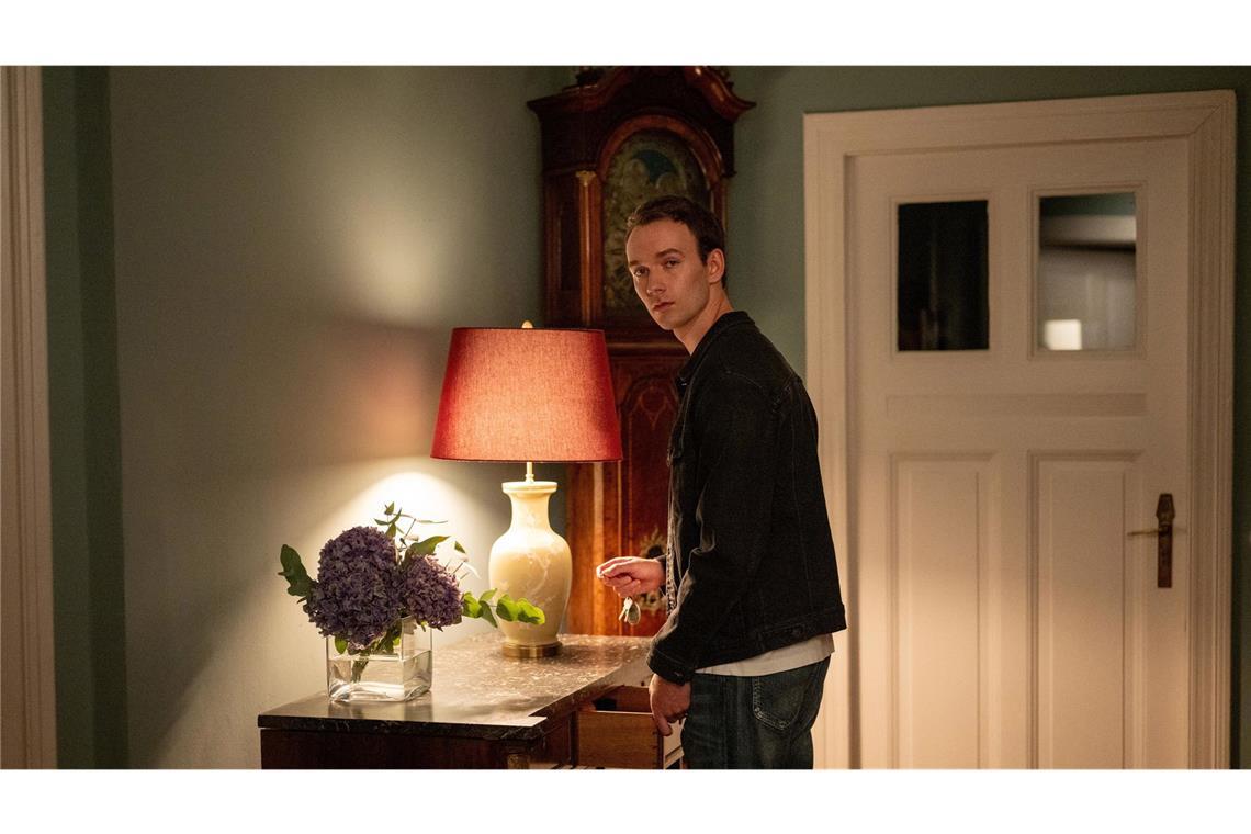 Nico Wilke (Jakob Fliess) muss verarbeiten, dass sein Vater bei dem Juwelierraub ums Leben kam.