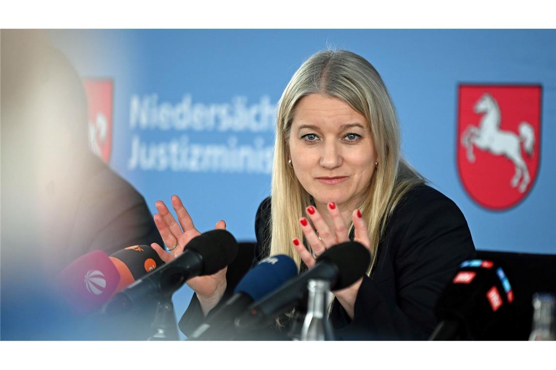 Niedersachsens Justizministerin Kathrin Wahlmann (SPD) setzt sich für ein Verbot von Voyeuraufnahmen ein.