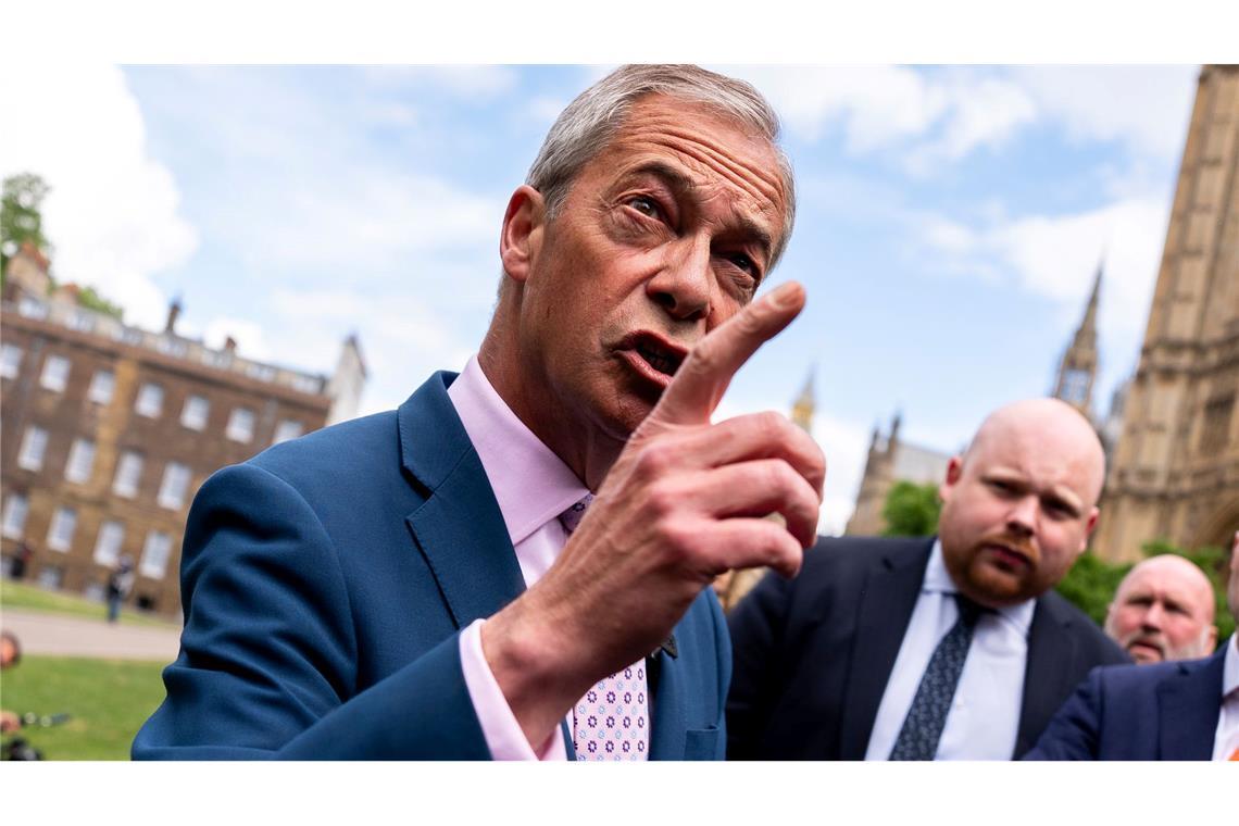 Nigel Farage kritisiert die Regierung seit Jahren - und will selbst Premier werden. (Archivbild)