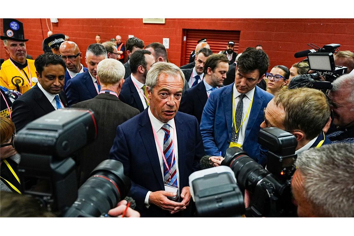 Aufwind für Farage: Britisches Zwei-Parteien-System bröckelt