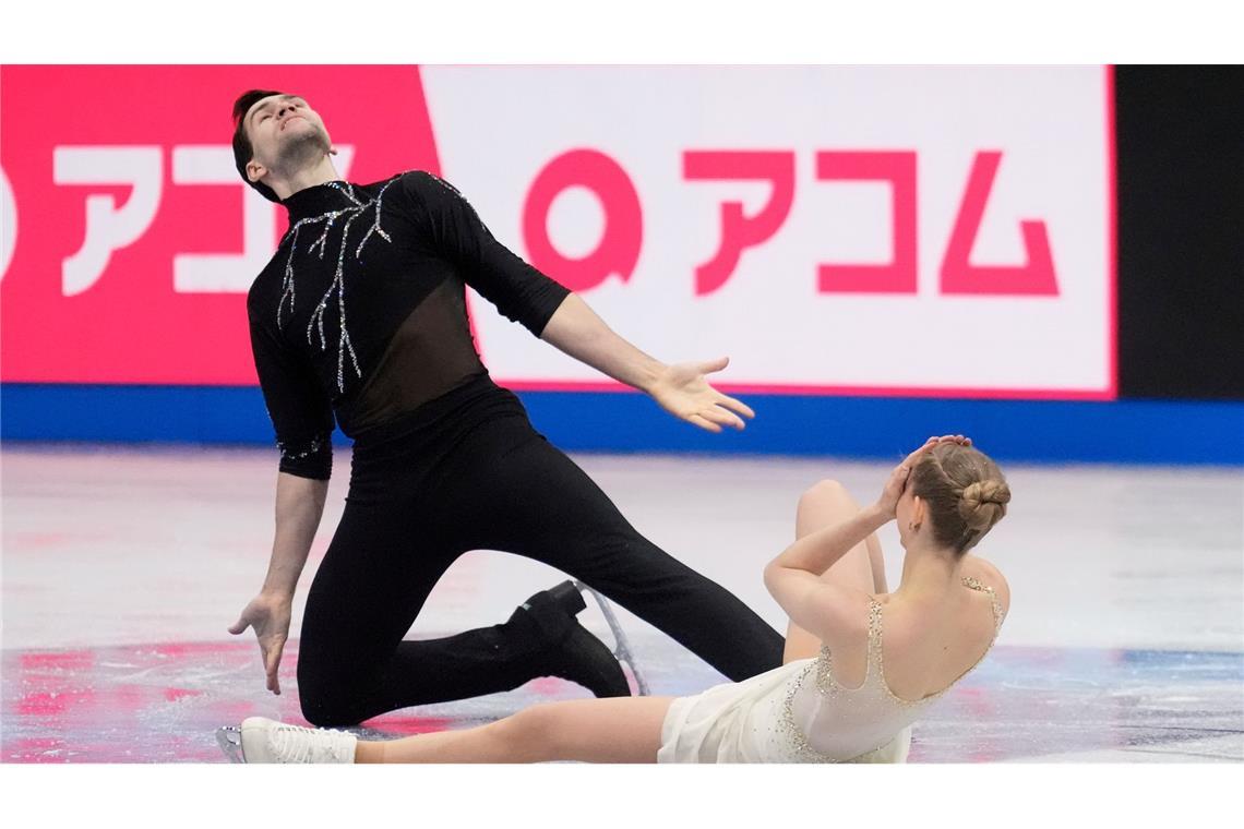 Hase/Wolodin jubeln über WM-Silber im Eiskunstlauf-Krimi Nikita Wolodin (l) und Minerva Hase stellen bei der Eiskunstlauf-WM eine persönliche Bestleistung auf.