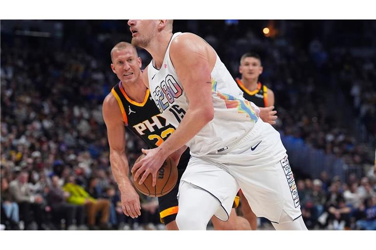 Nikola Jokic ragt heraus.