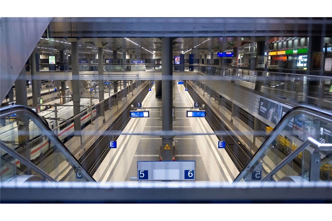 Untere Ebene am Berliner Hauptbahnhof wieder offen Noch am Wochenende fuhren hier keine Züge. (Archivbild)