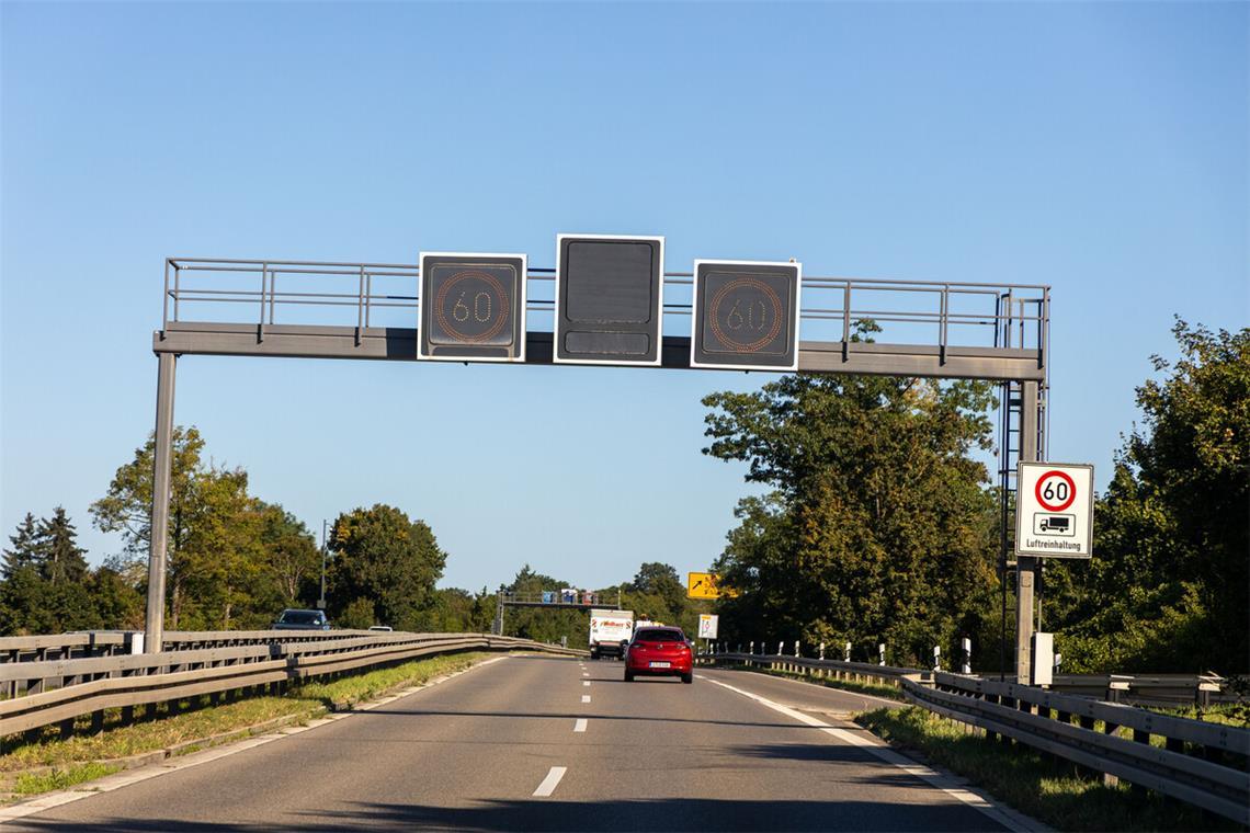 Verkehr auf der B 27 ausgebremst Noch bis zum Ende der Sommerferien gilt das Tempolimit.