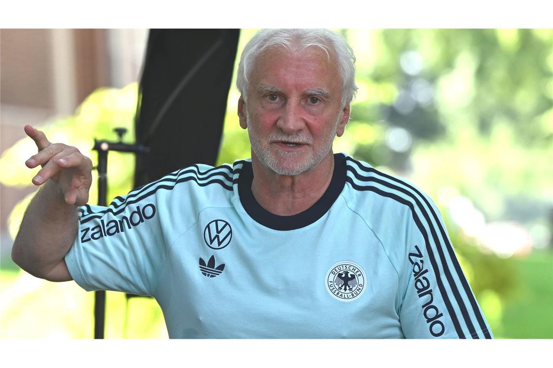 "Noch ein paar Prozente drauflegen", fordert Rudi Völler.