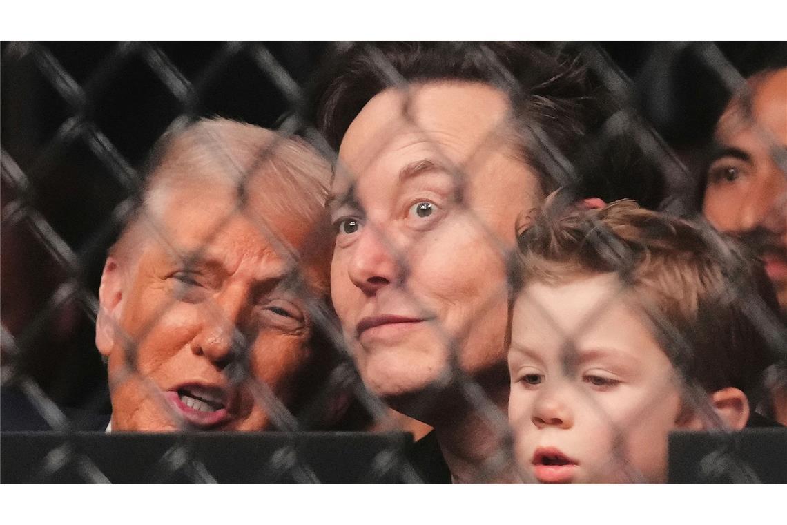 Noch im April zeigten sich Musk und Trump zusammen bei einem Wrestling-Turnier. (Archivbild)