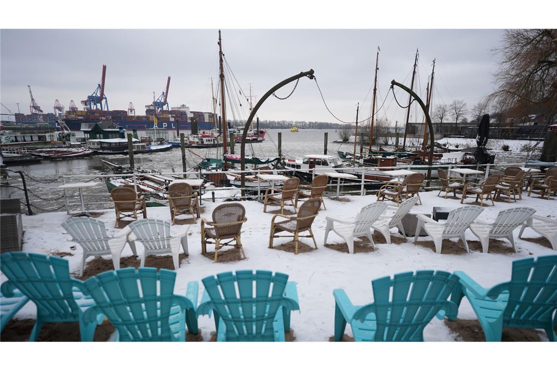 Noch Plätze frei - Außengastronomie im Museumshafen Övelgönne