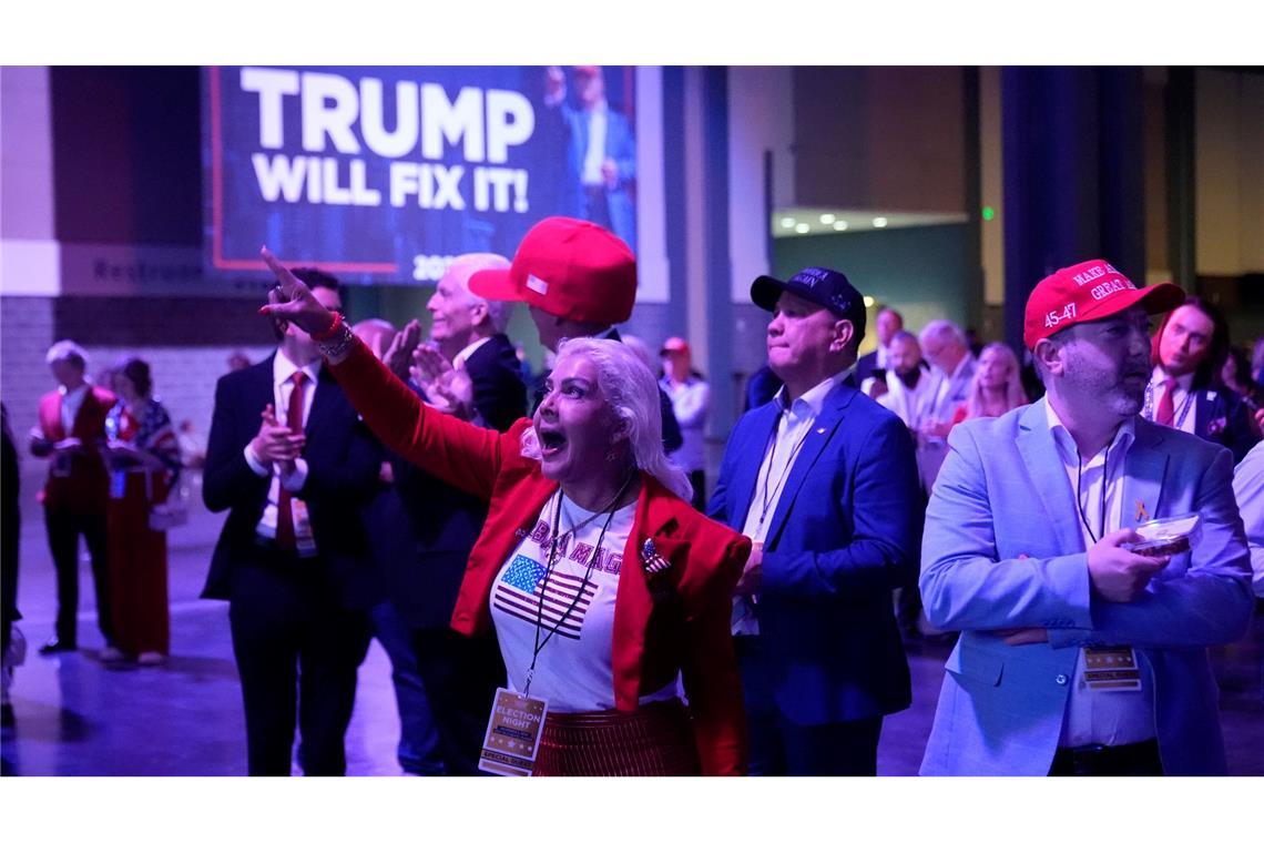 Harris räumt Niederlage ein: Weiter für Demokratie kämpfen North Carolina und Georgia bringen Trump auf die Gewinnerstraße.