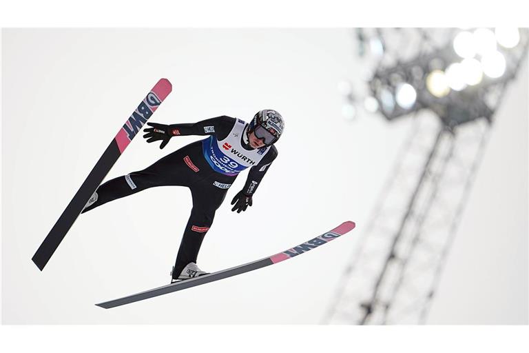 Norwegens Skispringer Marius Lindvik hat seine Strafe bereits abgesessen. (Archivbild)