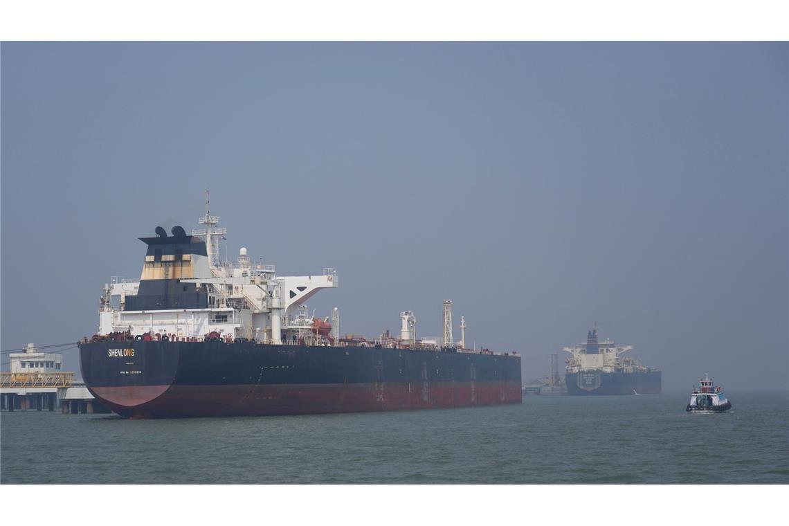 Nur noch einzelne Tanker durchfahren den Seeweg seit Kriegsbeginn.