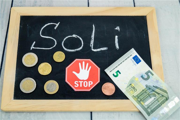 Nur noch wenige Menschen bezahlen den Soli in Deutschland.