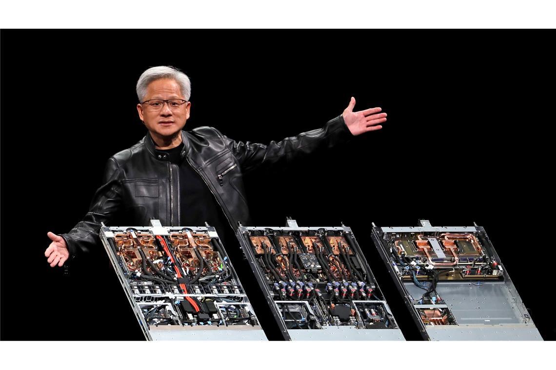 Nvidia-Chef Jensen Huang: Der Chipkonzern ist dank des Booms um KI wertvollstes Unternehmen der Welt - vor Apple (Archivbild)