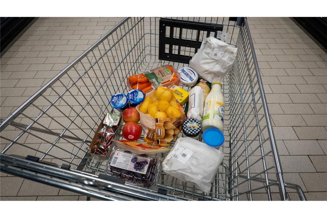 Obwohl die Inflationsrate zuletzt moderater ausfiel, ist die allgemeine Preisentwicklung eine der größten Sorgen der Menschen.