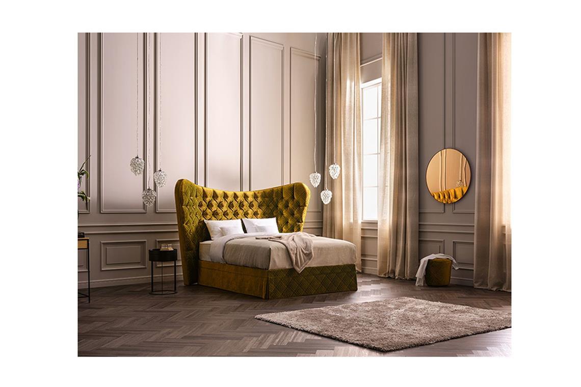 Zwei Stuttgarter Architekten entwerfen die schönsten Wohnkonzepte im Land Oder auch dieses opulente Bett „Grand Cru Prado“ der Manufaktur Schramm aus der Pfalz. Die Produkte werden in hauseigenen Werkstätten gefertigt.