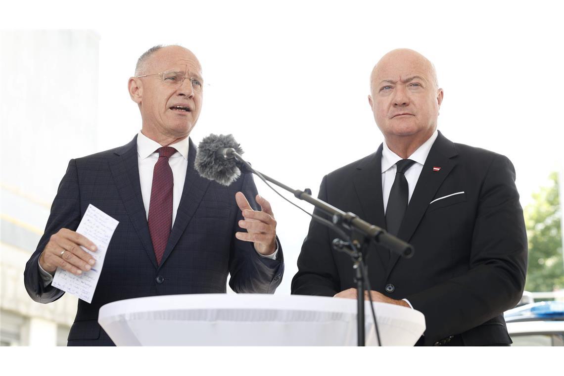 Österreich im Schock: Zehn Todesopfer bei Amoklauf an Schule Österreichs Innenminister Gerhard Karner (l.) und Bundeskanzler Christian Stocker geben Details zum Amoklauf bekannt.