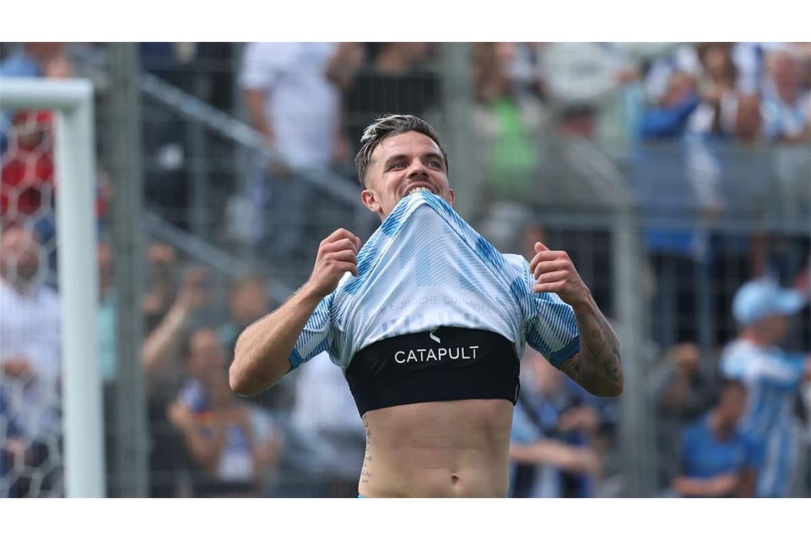 Offensivmann Christian Mauersberger ärgert sich über eine vergebene Großchance im Heimspiel gegen den SC Freiburg II&nbsp;– an der Konsequenz im Abschluss gilt es bei den Stuttgarter Kickers zu arbeiten.