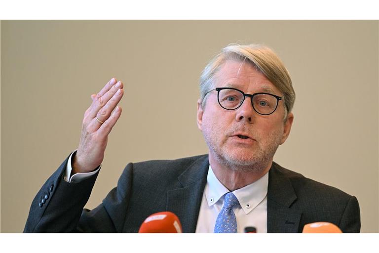 Ohne einen generellen Paradigmenwechsel ist eine nachhaltige Steuerung und Begrenzung aus Sicht von Hans-Eckhard Sommer nicht möglich. Diesen schlage er nicht als Präsident des Bundesamts für Migration und Flüchtlinge (Bamf) vor, sondern als Privatperson, sagt er. (Archivfoto)
