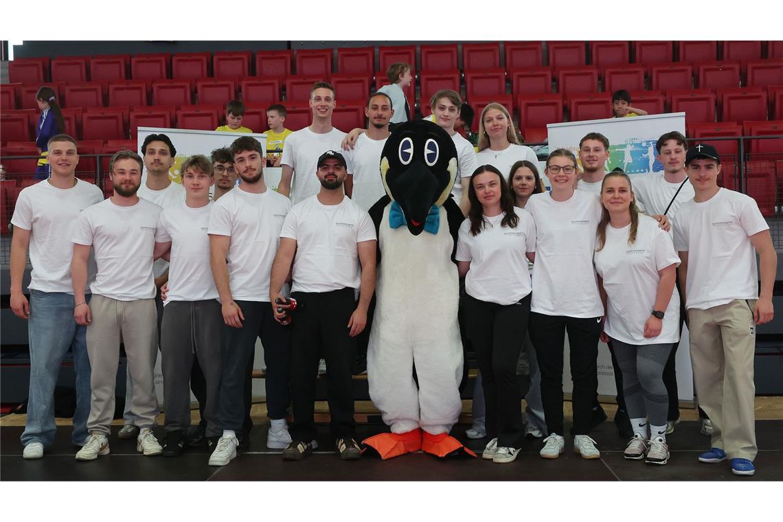 Ohne sie wäre das Schulsportevent nicht möglich: ein Teil der Helfer von der Gluckerschule aus Kornwestheim.