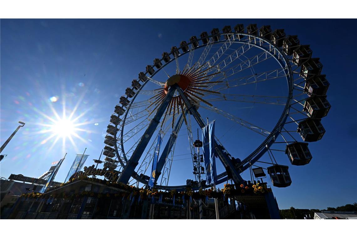 Oktoberfest-Vorgeschmack: Sonne strahlt beim Rundgang über die Wiesn