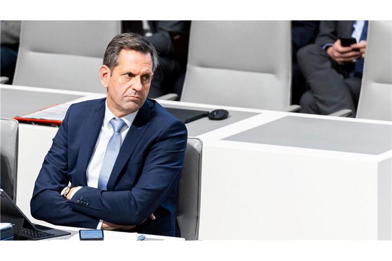 Olaf Lies musste viele Jahre darauf warten, aus dem Schatten von Stephan Weil treten zu können. (Archivbild)