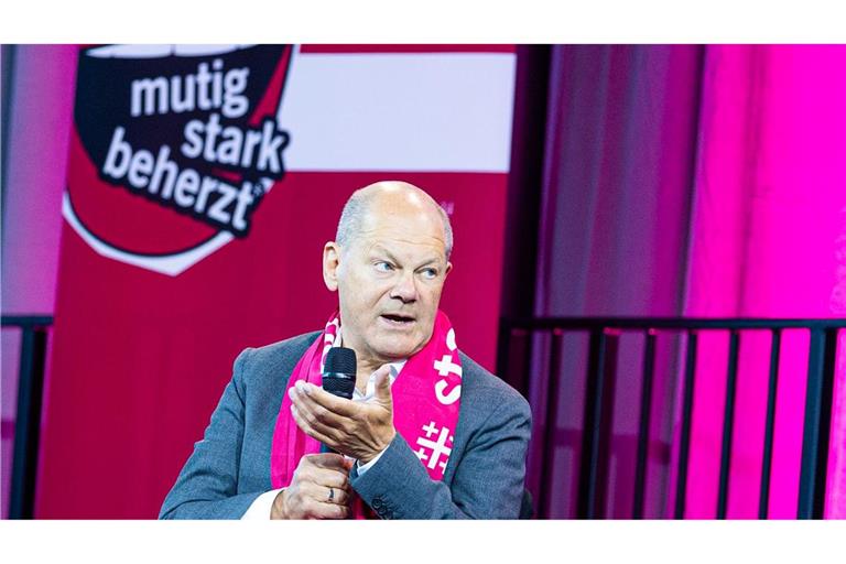Olaf Scholz spricht auf dem Kirchentag in Hannover auch über seine Wehrdienstverweigerung.