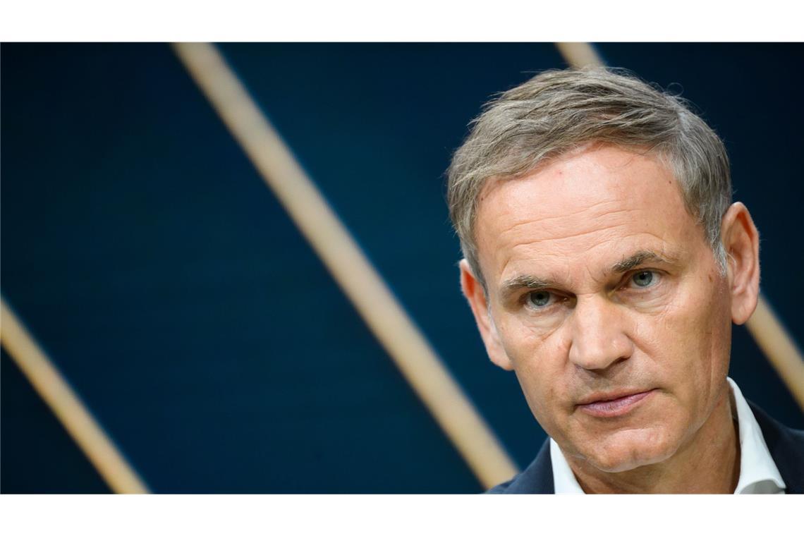 Porsche bleibt unter dem eigenen Anspruch – das nagt an den Vorständen Oliver Blumes Rolle als Doppelchef von Porsche und VW-Konzern wird von Anlegern kritisiert.