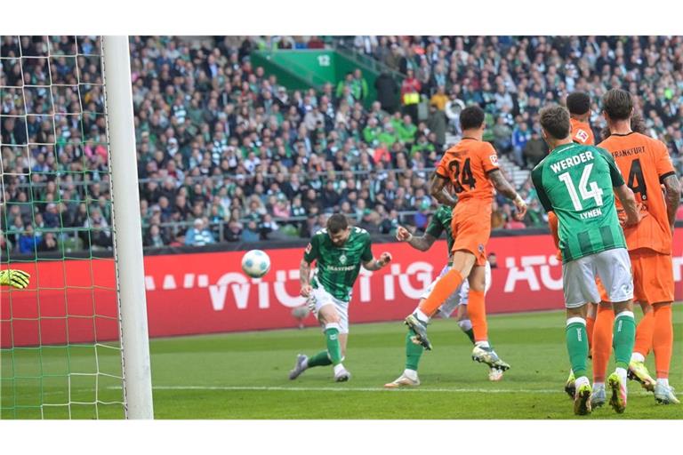 Oliver Burke brachte die Grün-Weißen per Kopf in Führung.