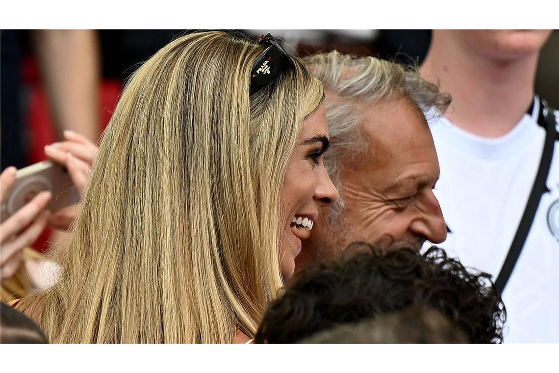 Zum Hochzeitstag: Frau von Ex-Porsche-Vorstand benennt sich auf Instagram um Olivia von Platen mit Ehemann und Ex-Porsche-Vorstand Detlev von Platen. (Archivbild)