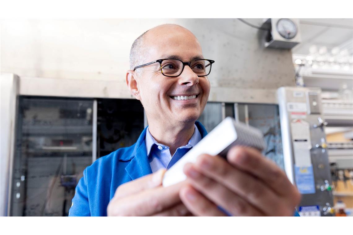 Schlafend, wandernd, offline: Nobel-Geehrte kaum erreichbar Omar Yaghi, der als einer von drei Wissenschaftlern 2025 den Nobelpreis für Chemie erhält.