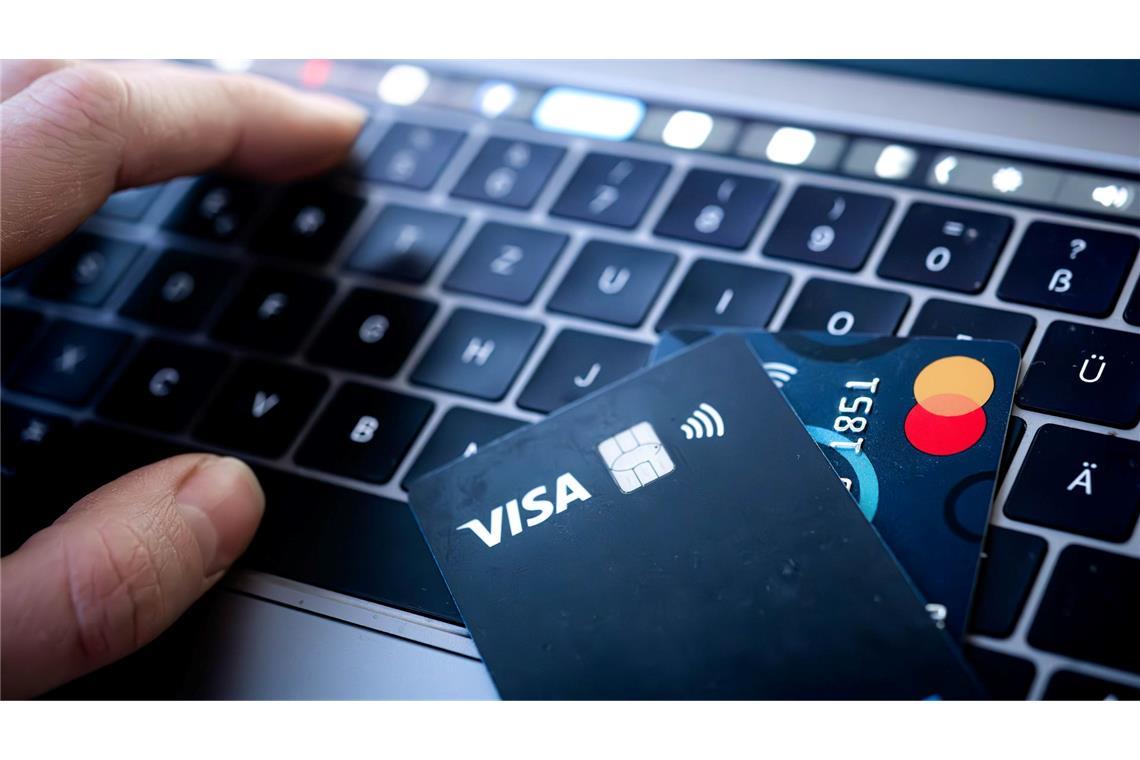 Mehr Geld für Weihnachtsgeschenke - trotz trüber Aussichten Online-Handel profitiert