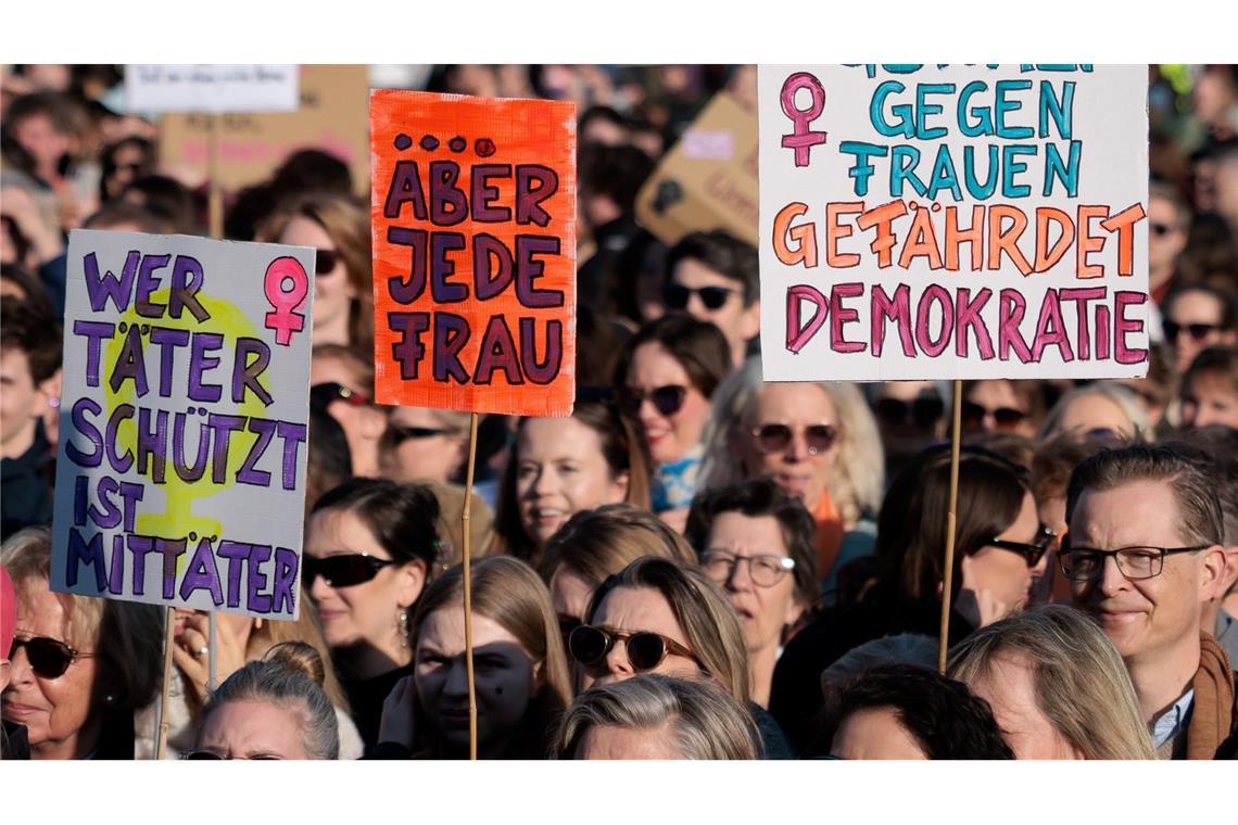 Opfer sexualisierter digitaler Gewalt sind hauptsächlich Frauen. (Archivfoto)