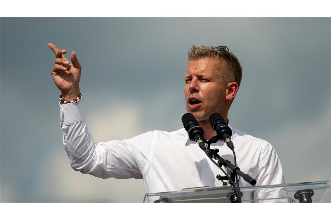 Oppositionsführer Magyar forderte Orban auf, eine eventuelle Wahlniederlage "mit Würde" zu akzeptieren. (Archivbild)